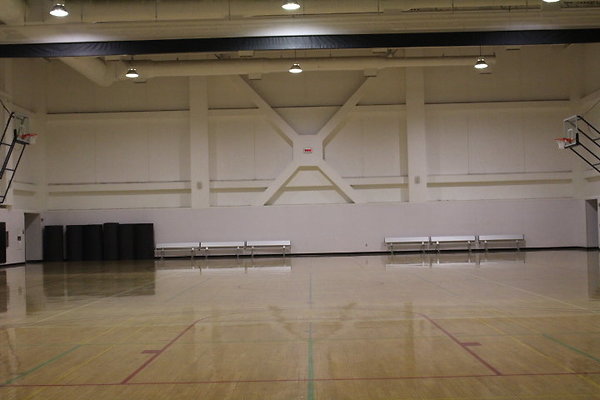 CSUN.BBALL.Act.Court.002