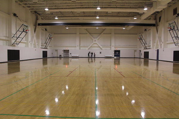 CSUN.BBALL.Act.Court.012