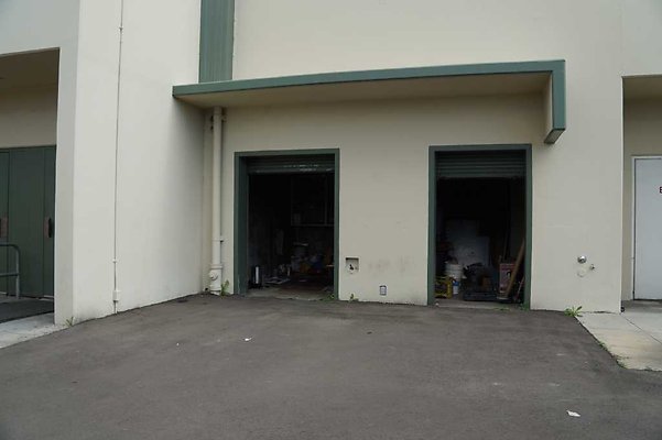 ELAC Storage 11
