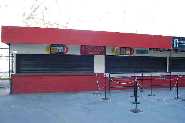 Coliseum.GRND.Concessions.036
