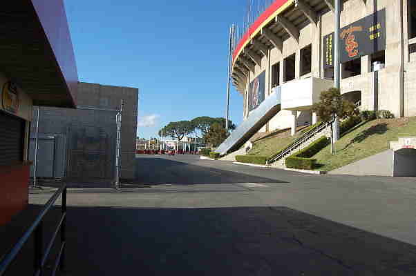 Coliseum.GRND.Concessions.017