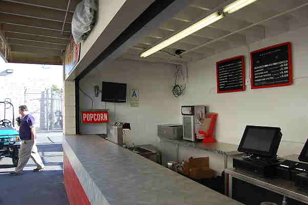 Coliseum.GRND.Concessions.018