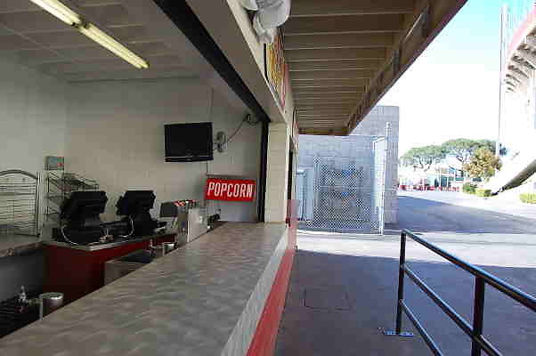 Coliseum.GRND.Concessions.019
