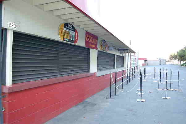 Coliseum.GRND.Concessions.030