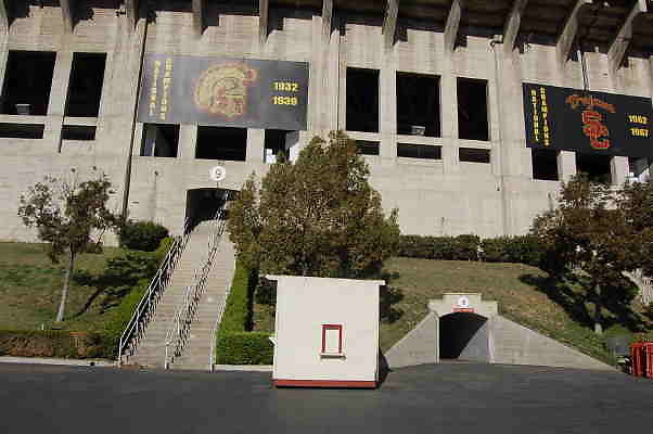 Coliseum.GRND.Concessions.005