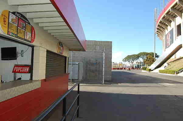 Coliseum.GRND.Concessions.016