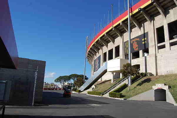 Coliseum.GRND.Concessions.004