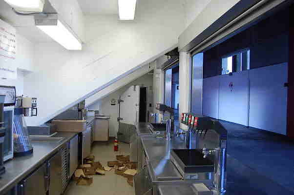 Coliseum.Concessions.043
