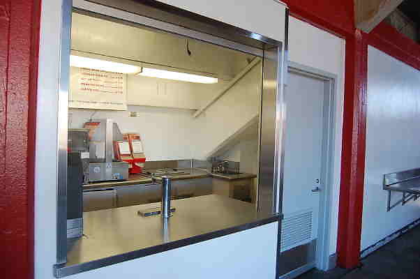 Coliseum.Concessions.028