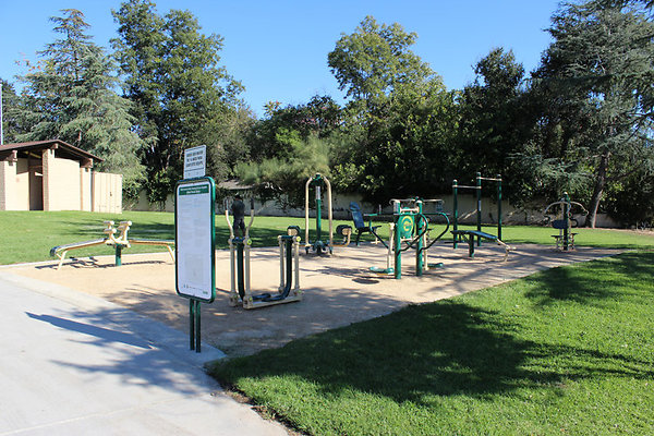 Athletic Facilities-Outdoor Workout Area-1