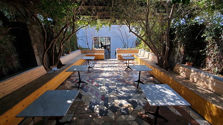 Sawyer.Cafe.213.S.Lake.028