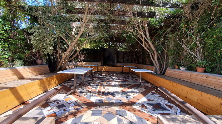 Sawyer.Cafe.213.S.Lake.029