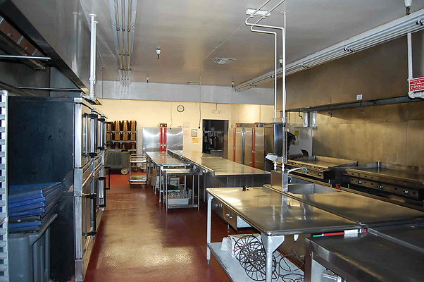 Pickwick.Kitchen.003