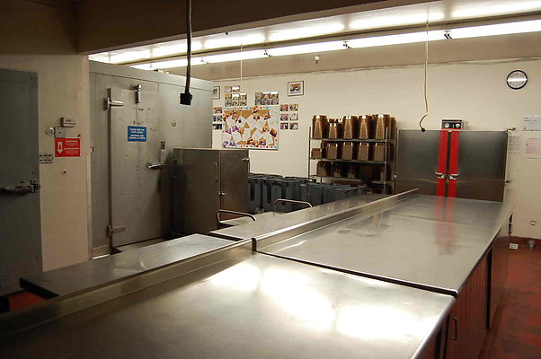 Pickwick.Kitchen.012