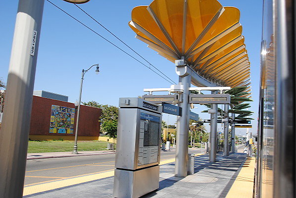 MTA.Gold.East LA Civic Center Station05