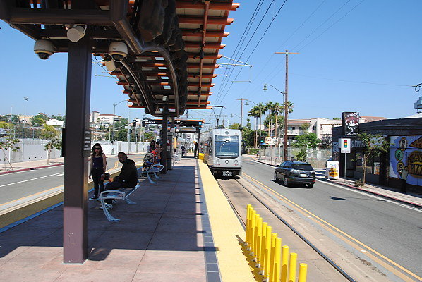 MTA.Gold.Pico.Aliso Station23