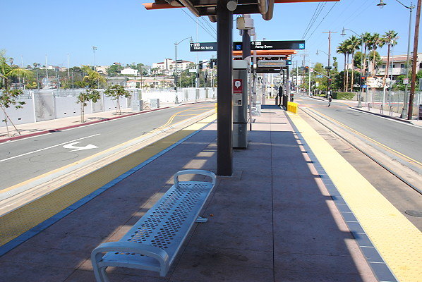 MTA.Gold.Pico.Aliso Station42