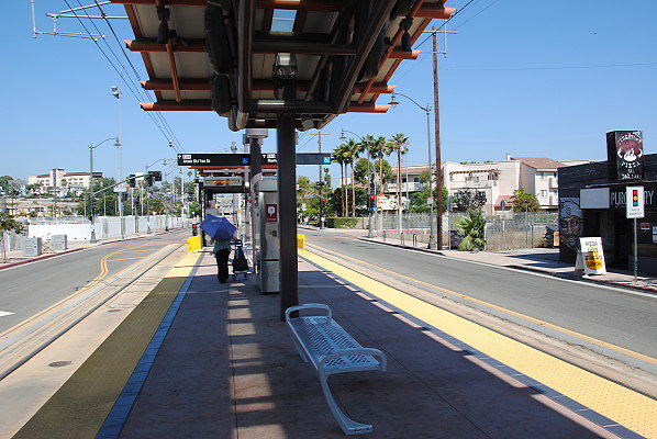 MTA.Gold.Pico.Aliso Station40