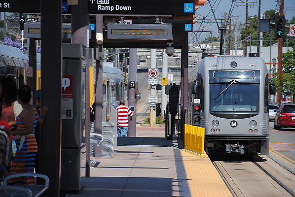 MTA.Gold.Pico.Aliso Station24