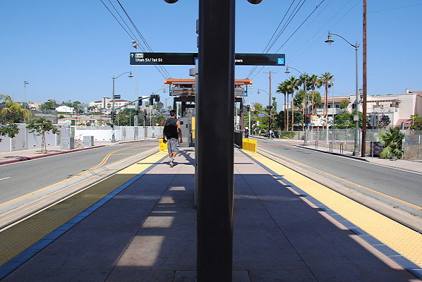 MTA.Gold.Pico.Aliso Station45