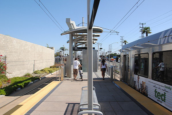 MTA.Gold.Indiana Station03