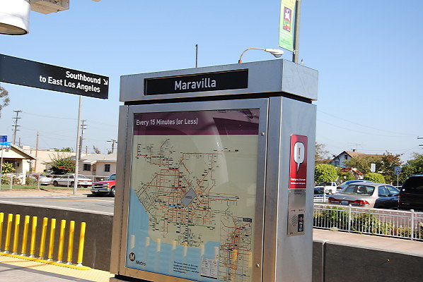 MTA.Gold.Maravilla Station15