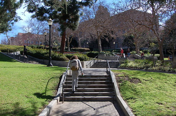 UCLA.Kerckoff.Fowler.Lawn.012