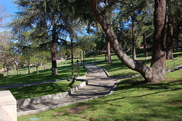 UCLA.Kerckoff.Fowler.Lawn.007