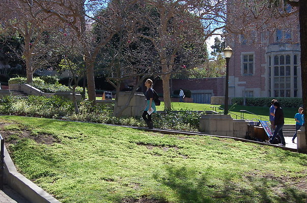 UCLA.Kerckoff.Fowler.Lawn.015