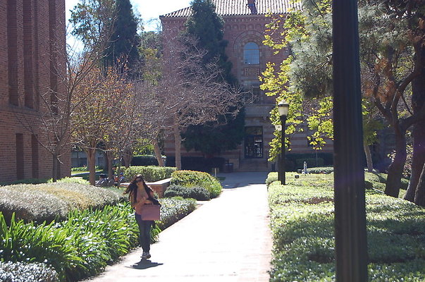 UCLA.Kerckoff.Fowler.Lawn.039