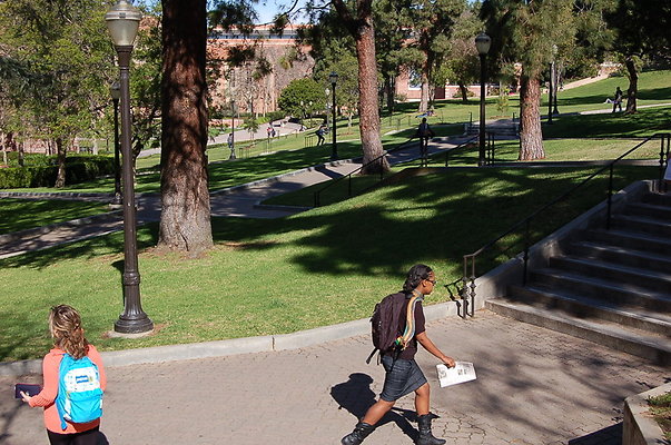 UCLA.Kerckoff.Fowler.Lawn.006