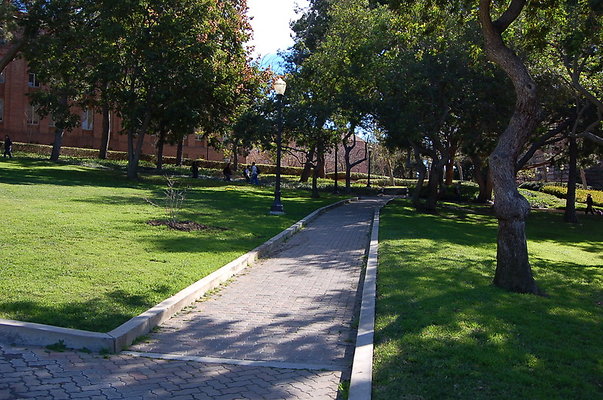 UCLA.Kerckoff.Fowler.Lawn.029