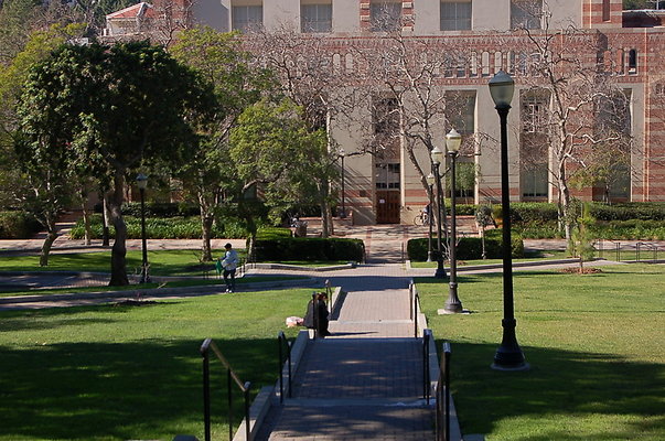 UCLA.Kerckoff.Fowler.Lawn.037