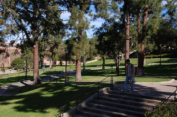 UCLA.Kerckoff.Fowler.Lawn.003