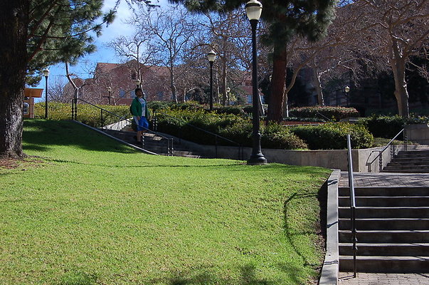 UCLA.Kerckoff.Fowler.Lawn.014