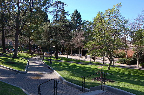 UCLA.Kerckoff.Fowler.Lawn.032