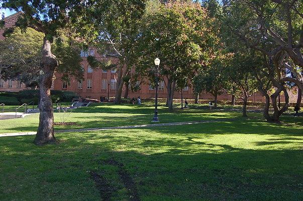 UCLA.Kerckoff.Fowler.Lawn.023