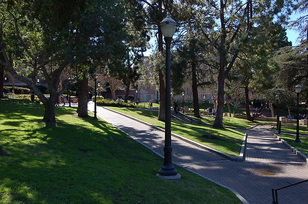 UCLA.Kerckoff.Fowler.Lawn.031