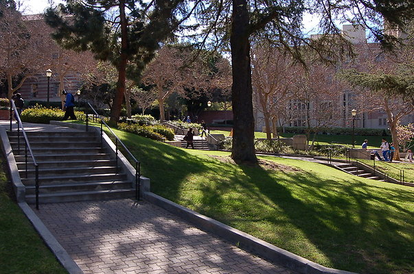 UCLA.Kerckoff.Fowler.Lawn.019