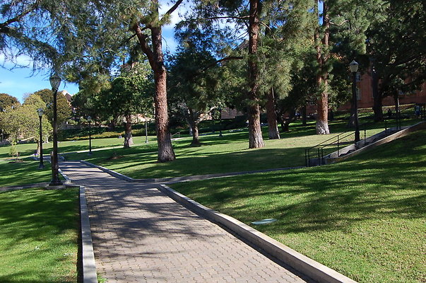 UCLA.Kerckoff.Fowler.Lawn.010