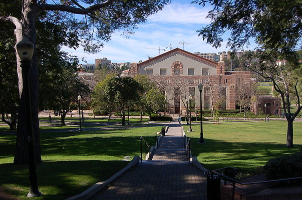 UCLA.Kerckoff.Fowler.Lawn.036