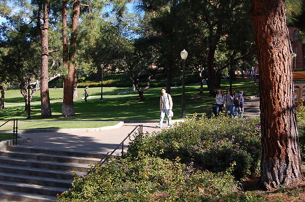 UCLA.Kerckoff.Fowler.Lawn.002