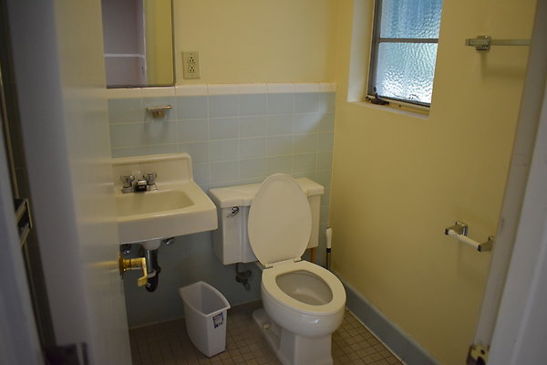|King.Gillette.Mansion.Dorm.010