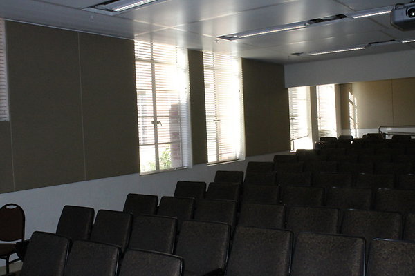 UCLA.Humanities.Rm.169.004