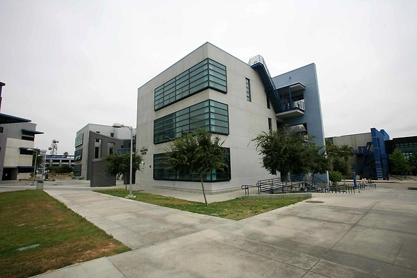 8 Ext 0525 8 Ext 0525