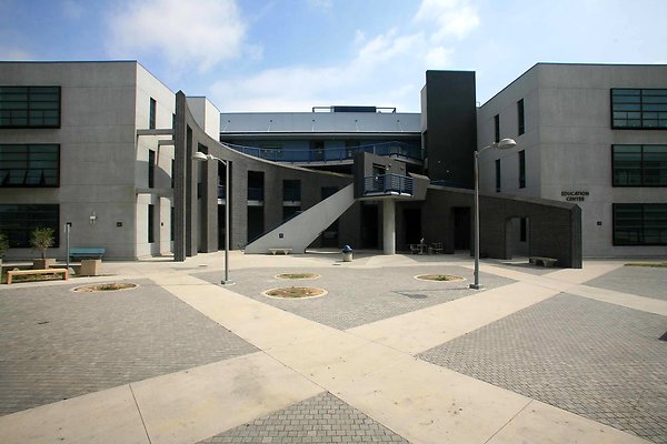 8 Ext 0592 8 Ext 0592