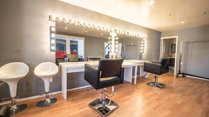 17 - H2OStage-MakeupStations-web