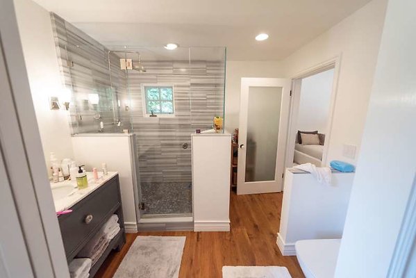 11729 bath4