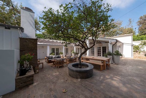 11729 patio11