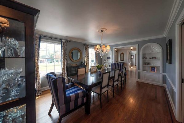 11429 dining2